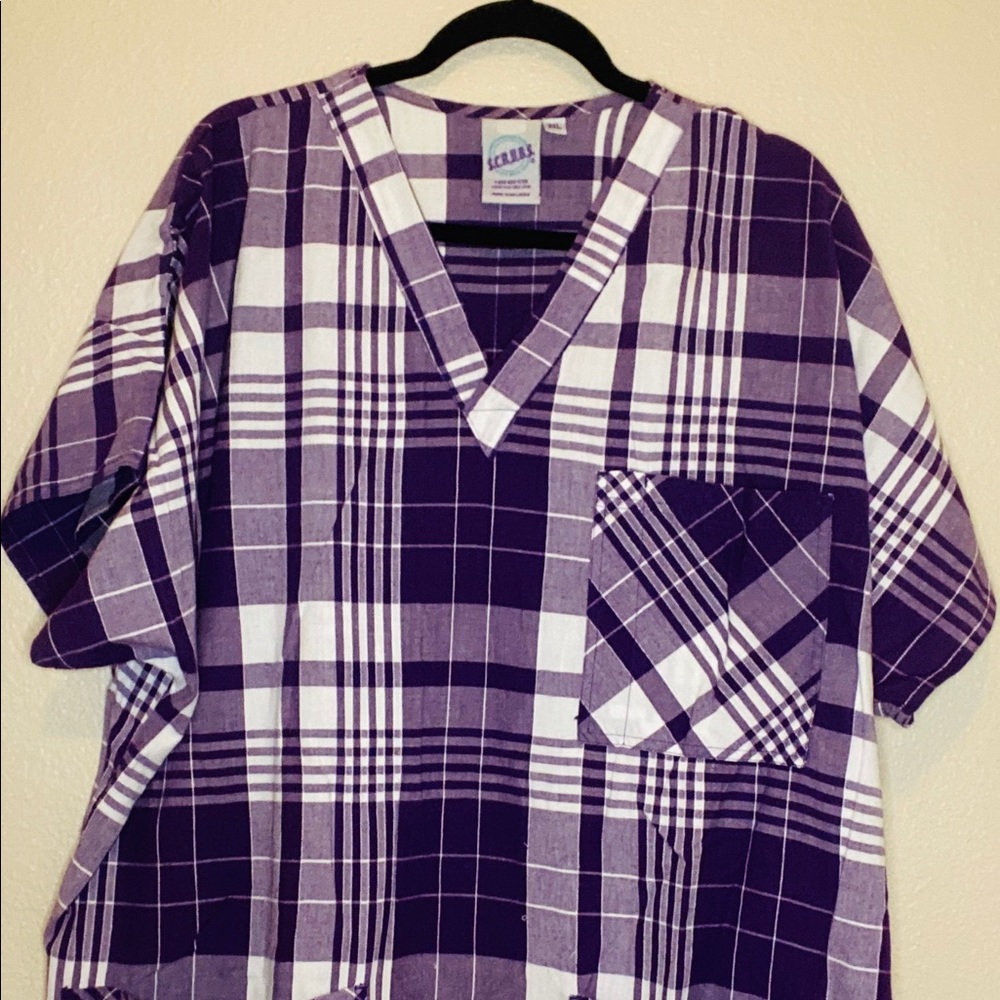 Scrub top